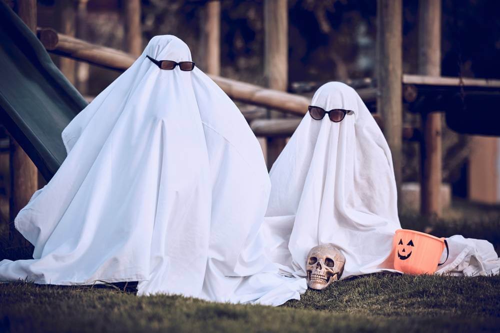 Iconic Couples Halloween Costumes: Pairings for a Spooky Soirée